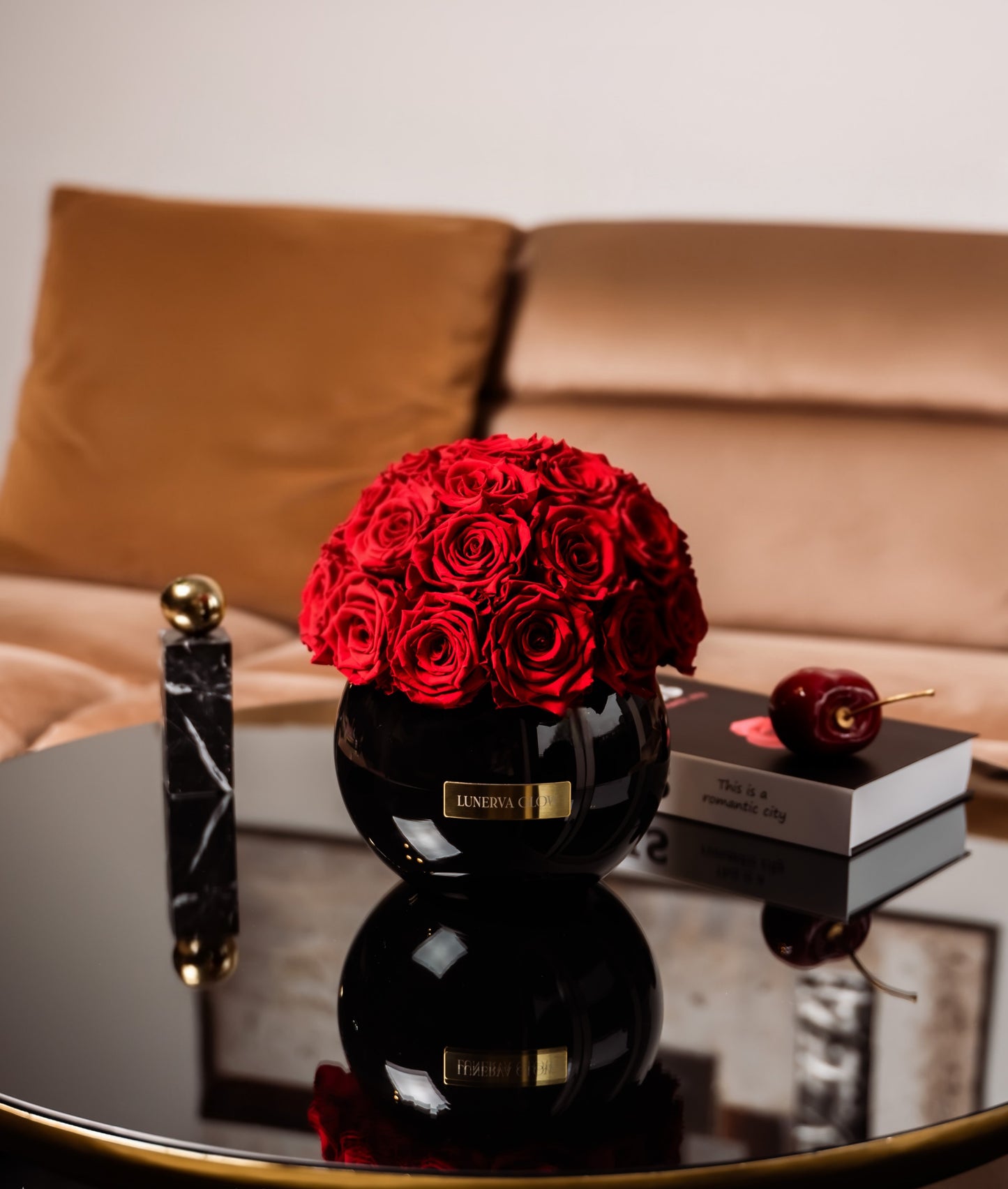 Black Glass Vase |Red|M