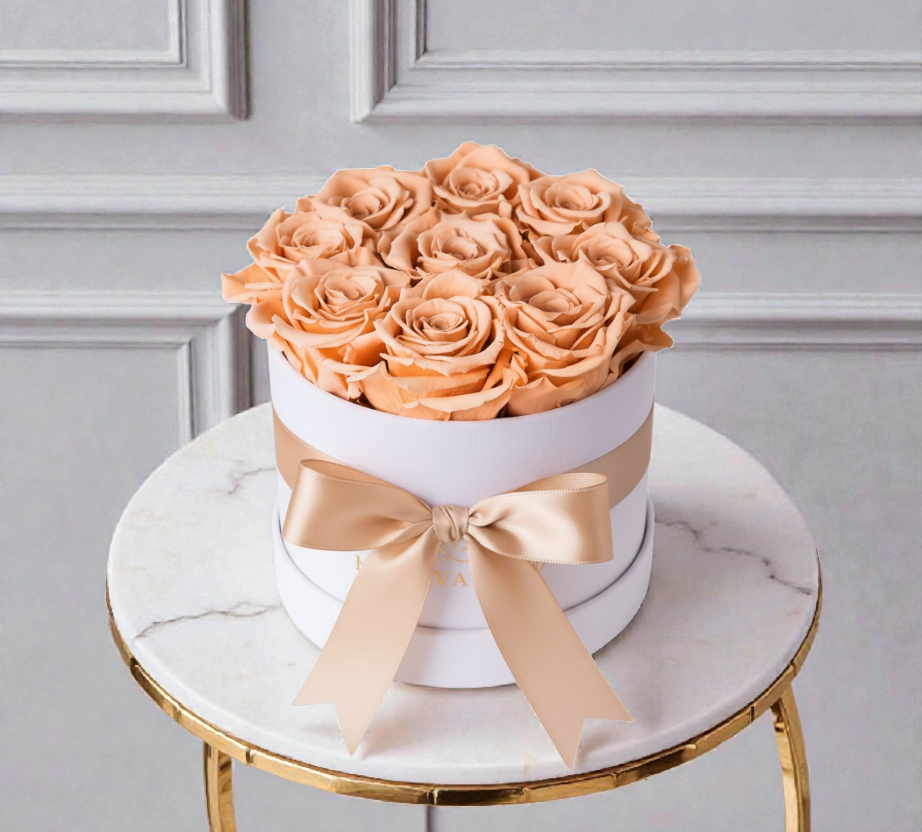 Runde Samtbox mit konservierten Rosen - LUNERVA GLOW 