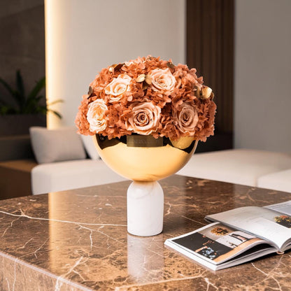 Weisse Marmor Bowl Vase mit Infinity Peach Rosen und Hortensien Mix | LUNERVA GLOW 